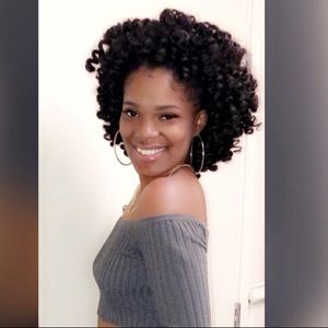 Meet your Posher, Elizabeth